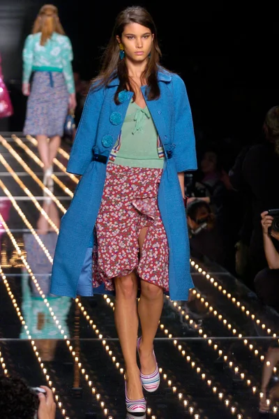 Look 27